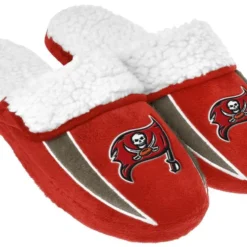 Forever Collectibles Tampa Bay Buccaneers Men's NFL Sherpa Slide Slippers