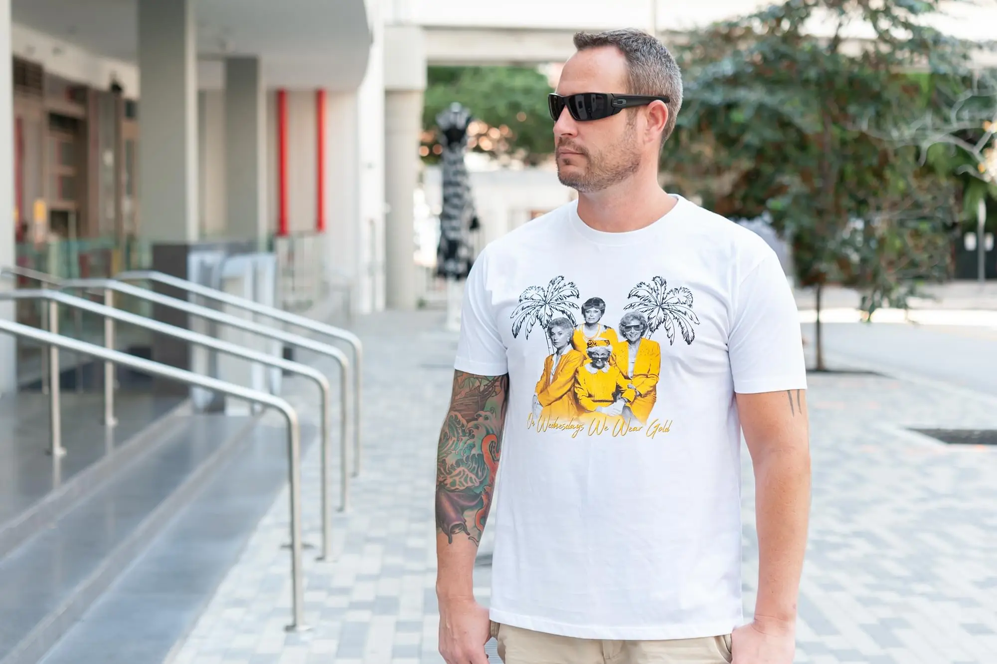 Goodie Two Sleeves The Golden Girls 'On Wednesdays We Wear Gold' Men's T-Shirt | Comfort Fit 6 Goodie Two Sleeves The Golden Girls 'On Wednesdays We Wear Gold' Men's T-Shirt | Comfort Fit - Image 6